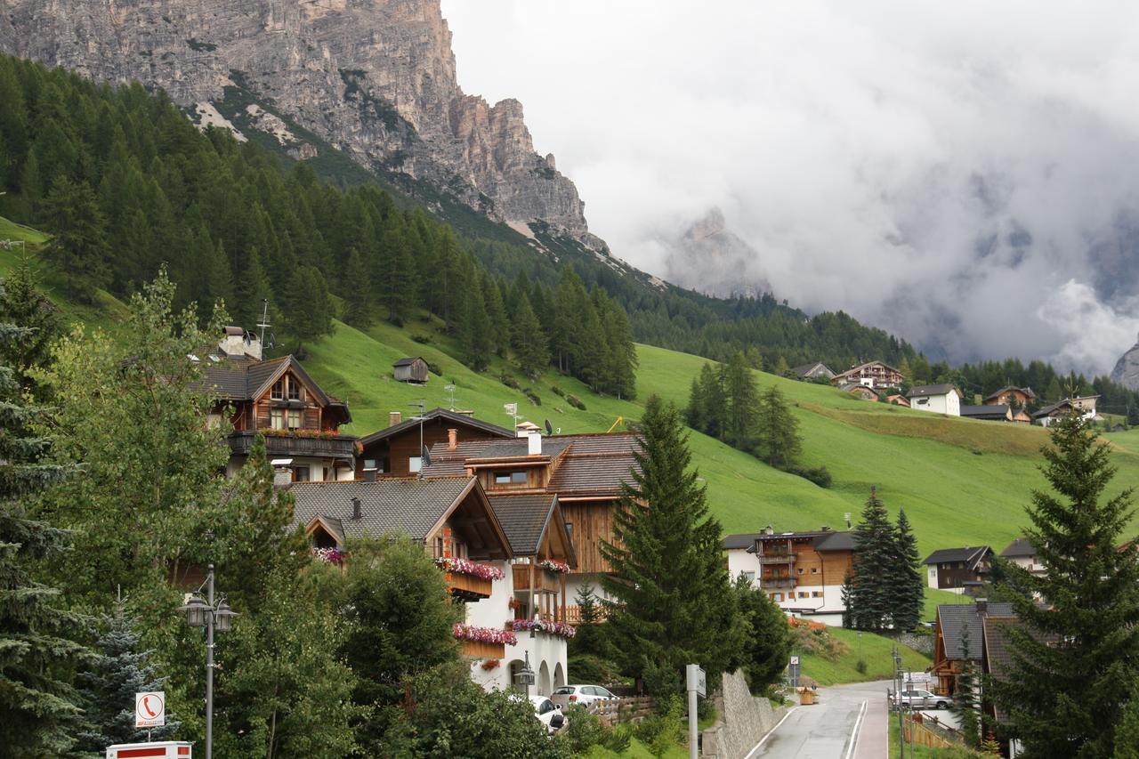 Residence Vajolet San Cassiano San Cassiano  Eksteriør billede